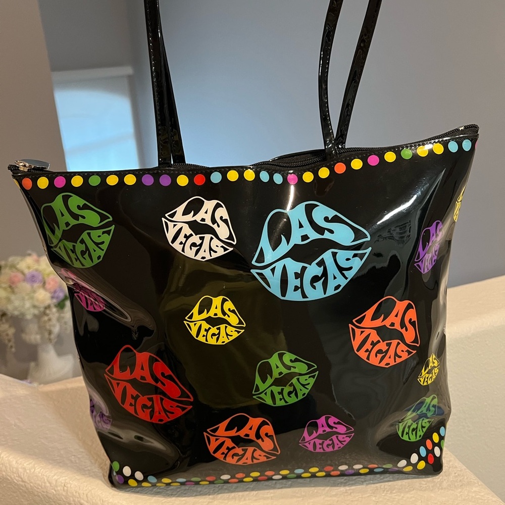 3/$18 Las Vegas Tote Bag kiss lips weekend bag patent multicolor